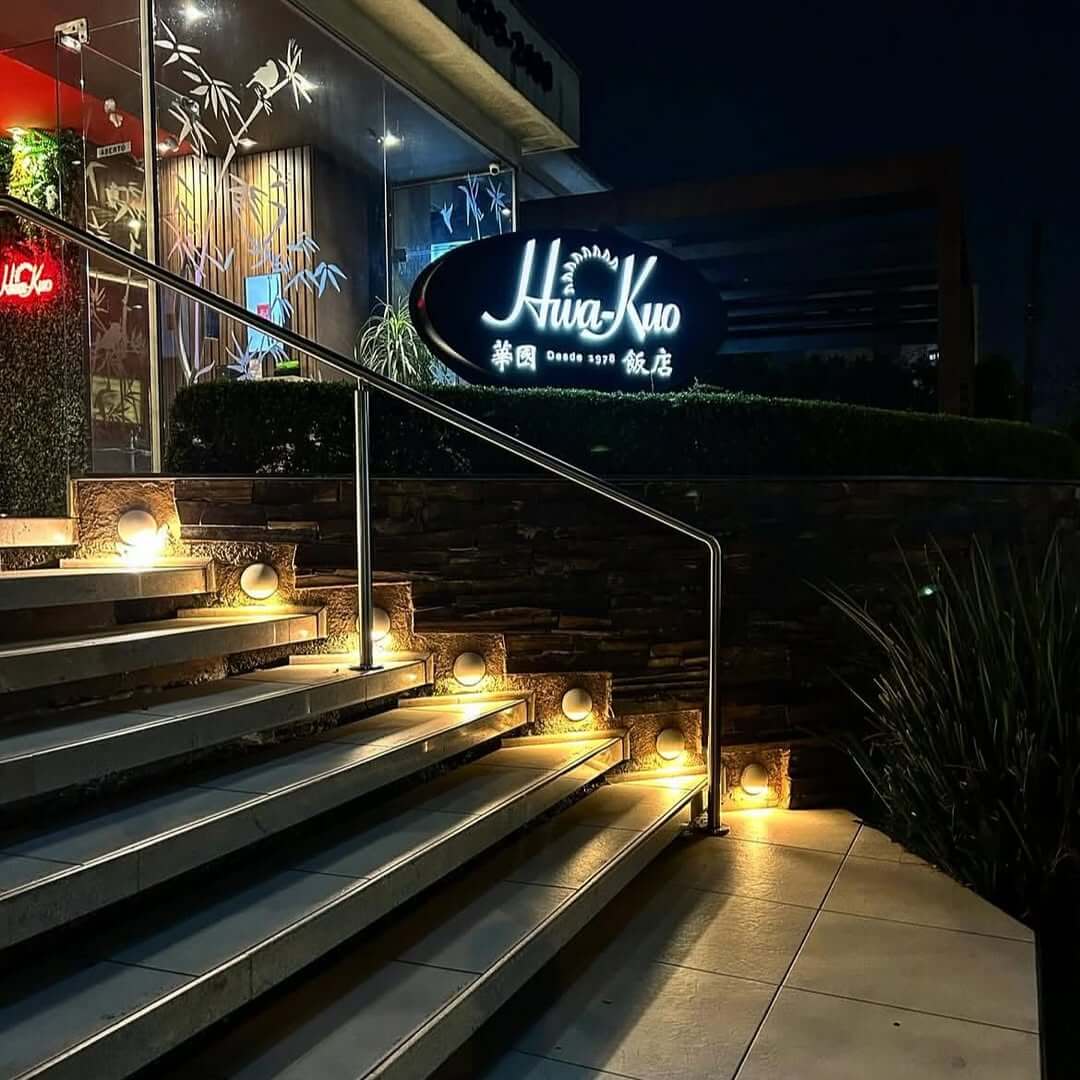 Restaurante Hwa Kuo à noite